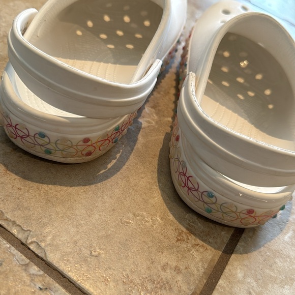 White Crocks size 3 - Picture 4 of 8